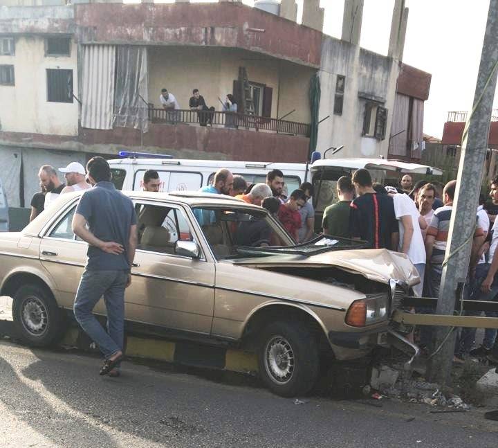 جريحان باصطدام سيارة بعمود انارة في بخعون الضنية