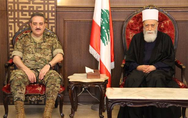 حسن التقى رئيس الأركان ووفدا فلسطينيا