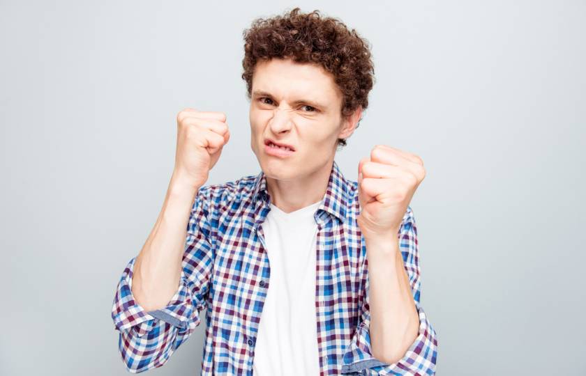 تخلَّص من الضغائن والأحقاد.. لن تستفيد منها شيئاً بل ستؤذيك صحياً