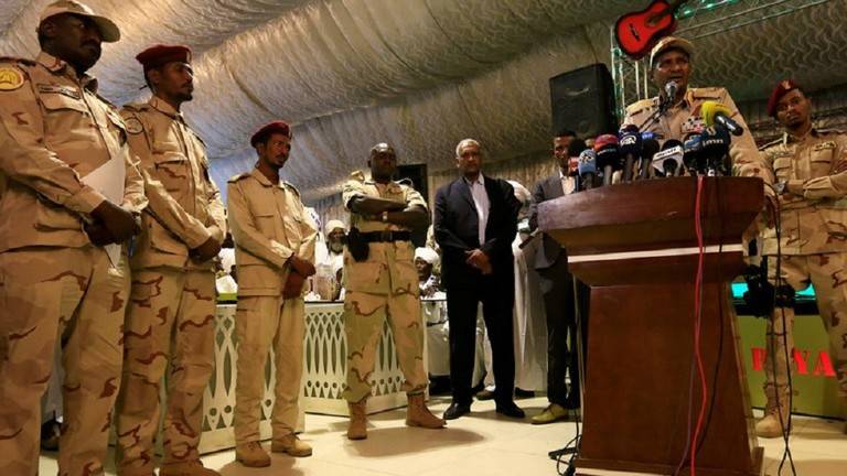 مسؤول محلي يكشف حصيلة وتفاصيل الانفجار في غرب العراق