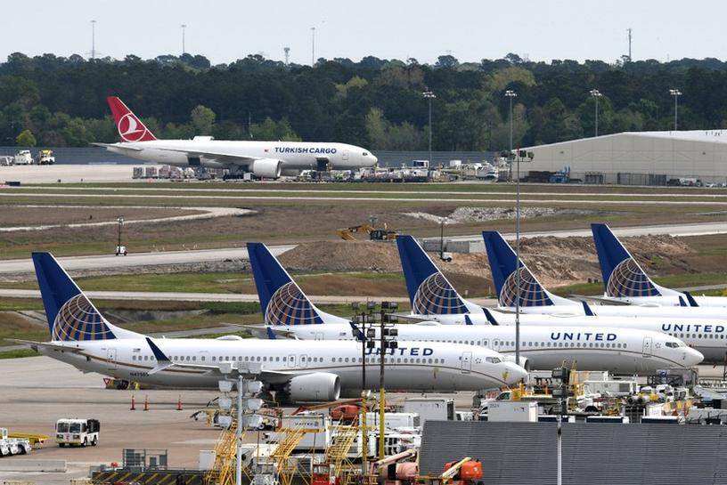 يونايتد إيرلاينز تمدد تعليق رحلات بوينغ 737 ماكس حتى 3 آب
