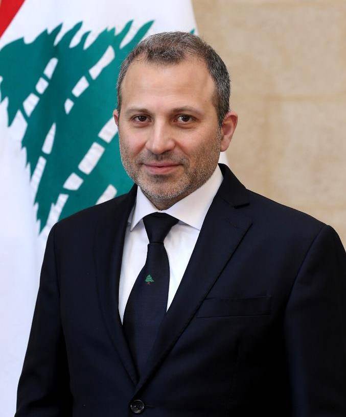 باسيل زار براد التفاح في جزين