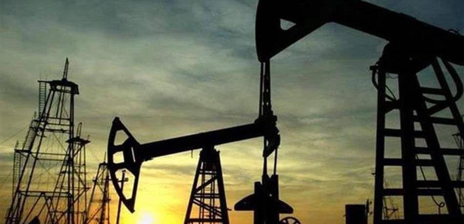 احتدام الحرب التجارية يهبط بسعر النفط لـ68.5 دولارا