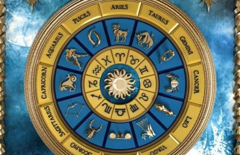 تقرير يصدم متابعي قراءة الأبراج الفلكية.. قراءتكم خاطئة لهذا السبب
