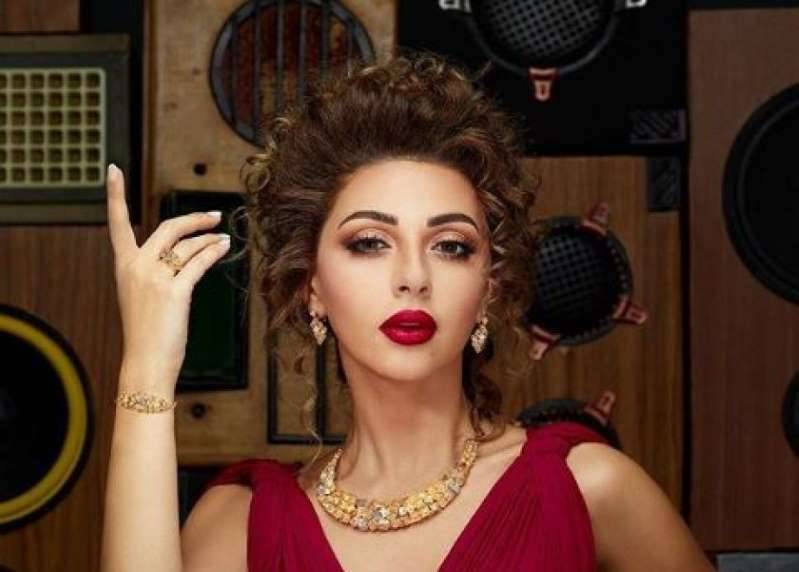ميريام فارس تثير الجدل بإطلالتها الأخيرة