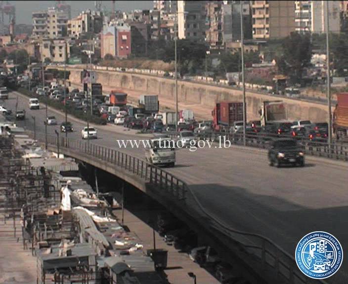 زحمة سير على اوتوستراد اميل لحود