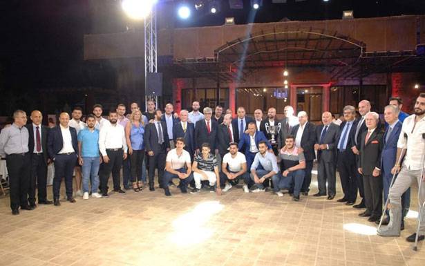نادي أنيبال زحلة

يحتفل بصعوده الى «الأولى»