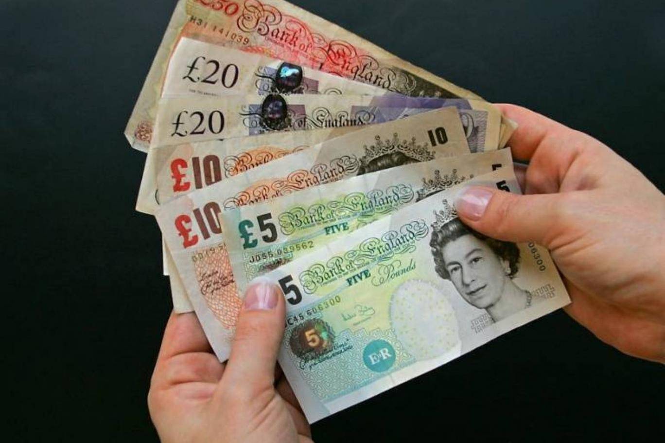 الانفصال "الصعب" لبريطانيا عن أوروبا... الإسترليني يدفع الثمن