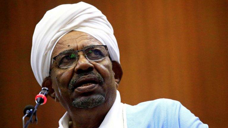 السودان.. النيابة تستدعي شهودًا في إطار بلاغ ضد البشير