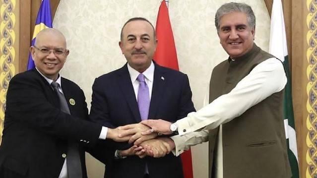 تشاووش أوغلو: نعمل على تعزيز علاقاتنا مع ماليزيا وباكستان