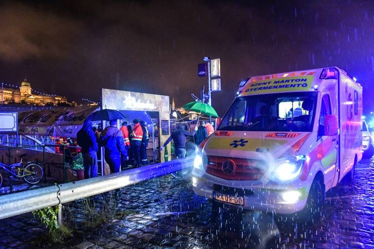 مقتل 7 كوريين جنوبيين و21 مفقوداً في غرق مركب سياحي في الدانوب