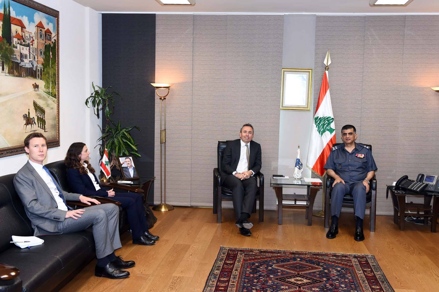عثمان عرض الاوضاع مع السفير البريطاني