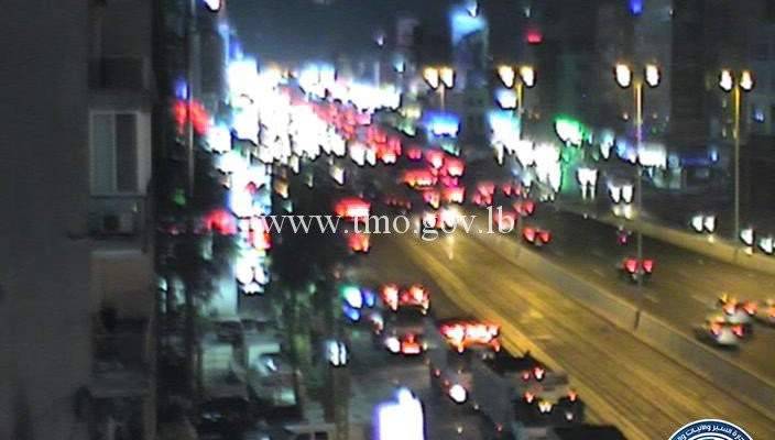 قطع السير على أوتوستراد جل الديب باتجاه أنطلياس بسبب أعمال تزفيت