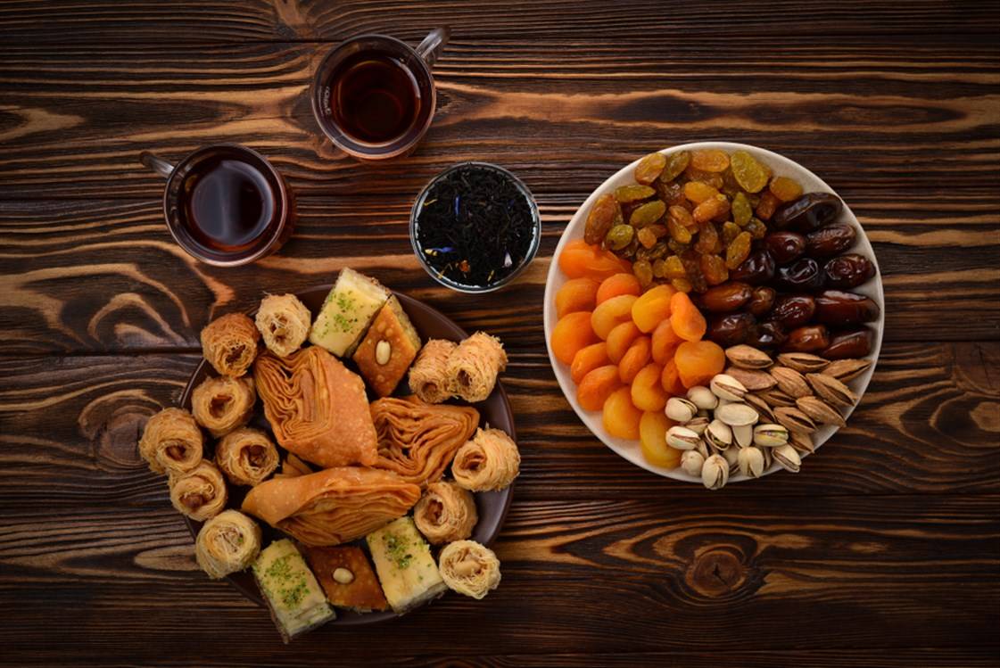 الإفراط في تناول حلويات العيد يؤذي صحتكم
