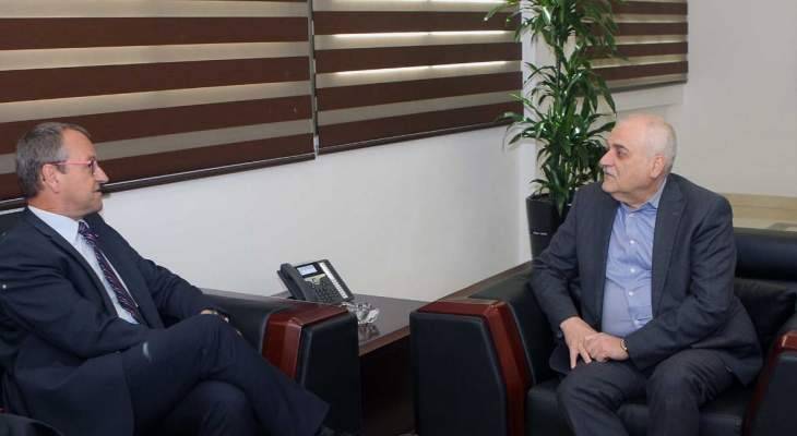 جبق التقى المدير الإقليمي لليونيسف وبحث مع علامة باعتماد آلة الرجفان القلبي بالأماكن المختصة