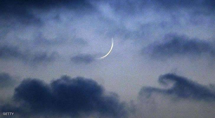 رؤية الهلال وموعد العيد.. لماذا يتجدد الجدال كل مرة؟