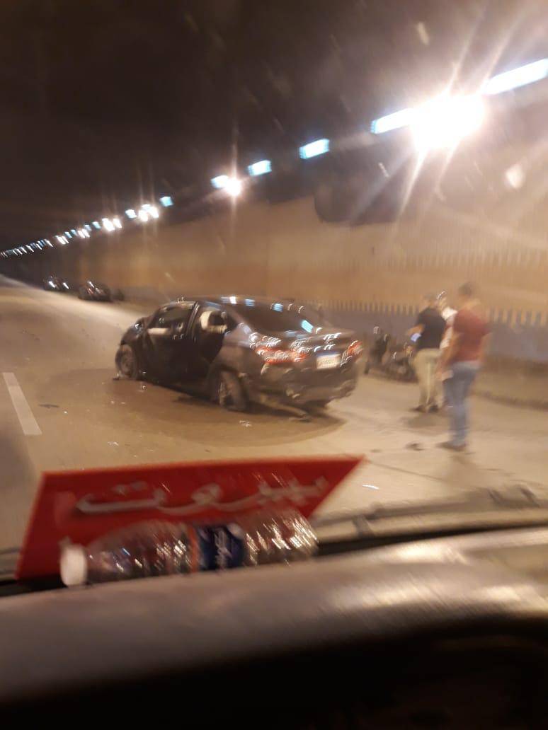 حادث سير عند نفق المدينة الرياضية الاول بإتجاه بيروت