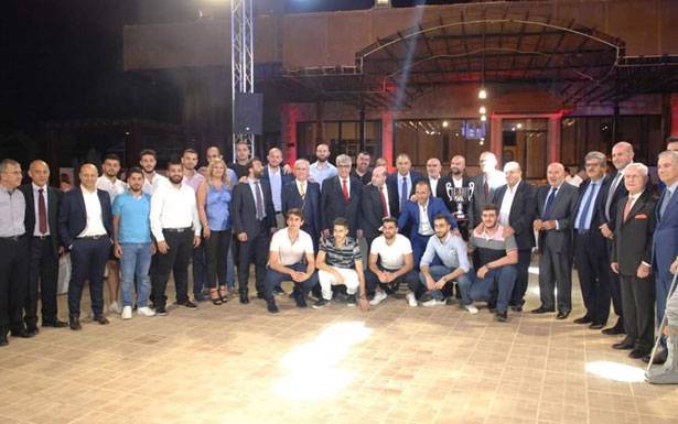 نادي أنيبال زحلة

يحتفل بصعوده الى «الأولى»