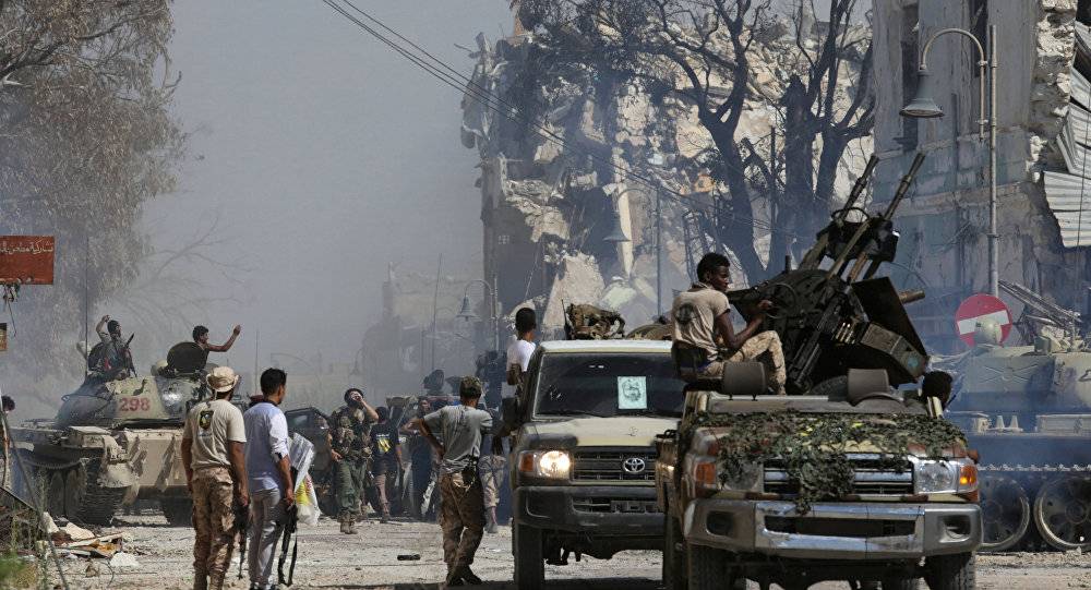 إصابة 18 شخصا في تفجير سياريتن ملغومتين بدرنة الليبية