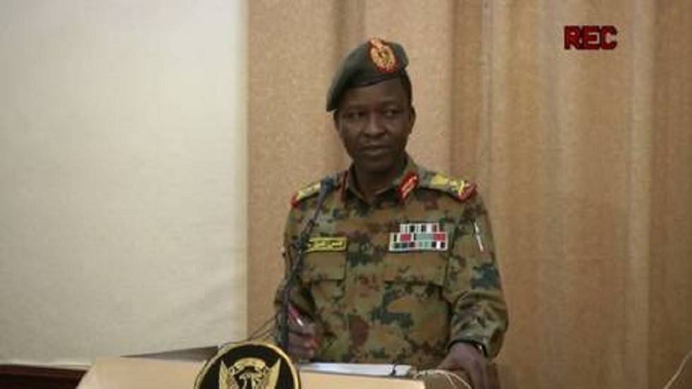 المجلس العسكري السوداني ينفي فض الاعتصام بالقوة