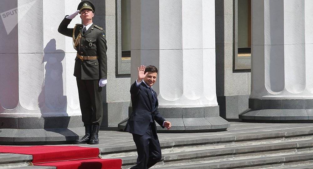 كييف: ترامب يدعو زيلينسكي لزيارة رسمية إلى واشنطن