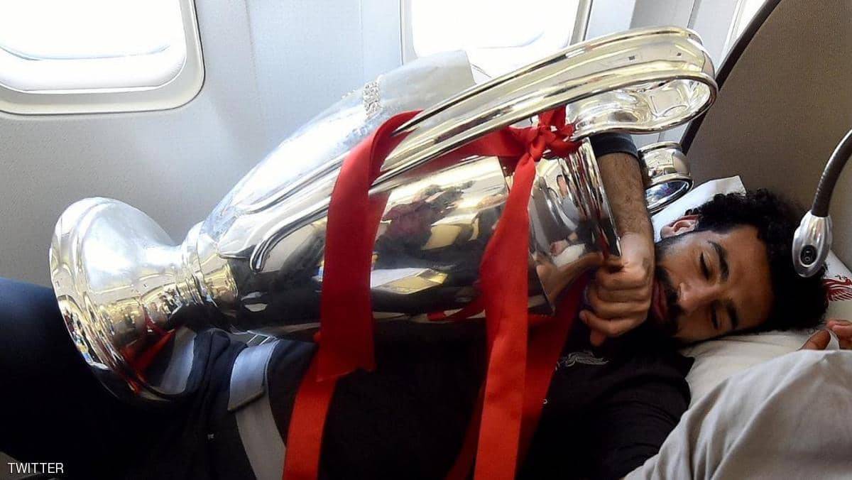 بعد صورة صلاح.. مدرب ليفربول يكشف 