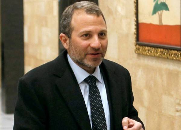 الكاتب عبد الفتاح خطاب يتوجه لباسيل: "اسمعني يا جبران. ما تلعب بالنار" (فيديو)