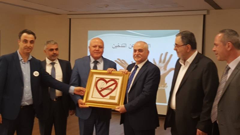 جبق يطلق استراتيجية مكافحة التدخين ويدعو لمضاعفة أسعار التبغ ومنع التهريب