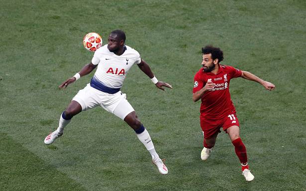 الصحف الأوروبية تبرز فوز ليفربول على توتنهام (2-0)
دوري أبطال أوروبـــا في كرة القدم : كلوب يخطف اللقب بفلسفة مورينيو