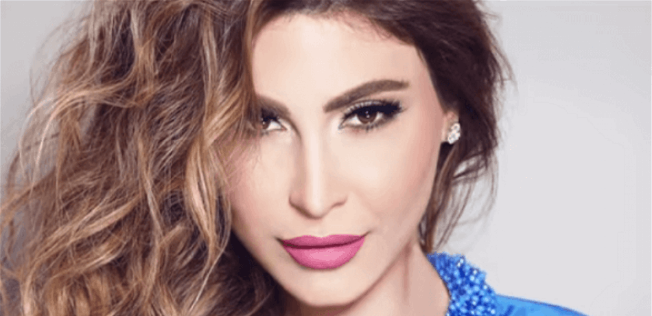 يارا تحمل طفلاً وترقص فرحاً.. ما المناسبة؟ (فيديو)