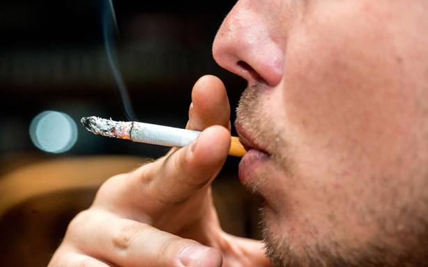 التدخين مشكلة وعلاج
