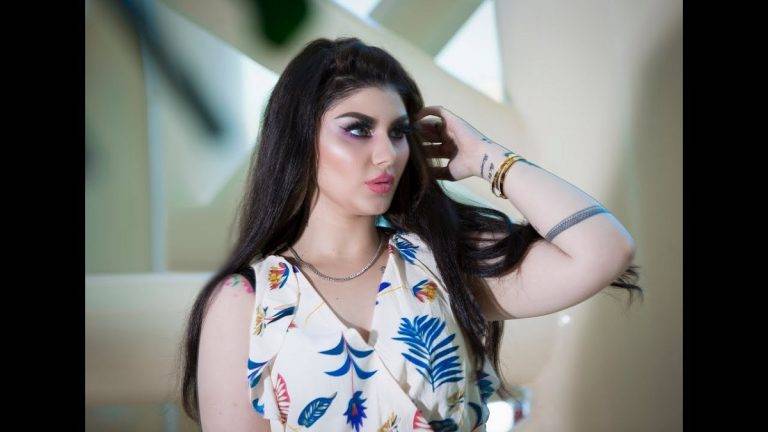موديل عراقية تثير الجدل بادعائها الزواج من وزيرين وحديثها عن الفساد (فيديو)