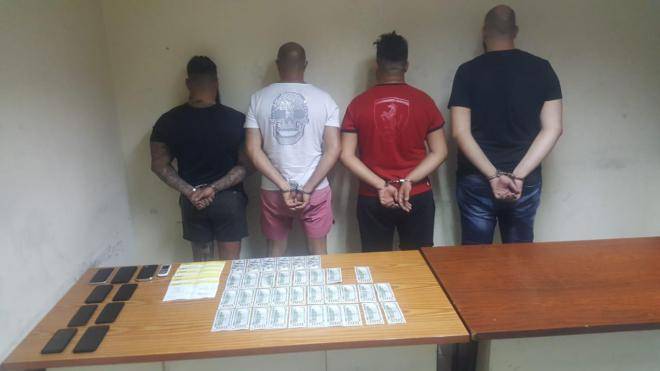 عملية متزامنة لشعبة المعلومات اسفرت عن توقيف جميع افراد عصابة لترويج العملة المزيفة