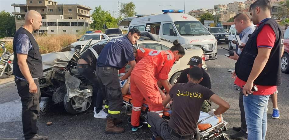 حادث مروّع في نهر إبراهيم: جوزف أصيب بكسور برجليه.. وهذا ما حلّ بالسائق الثاني