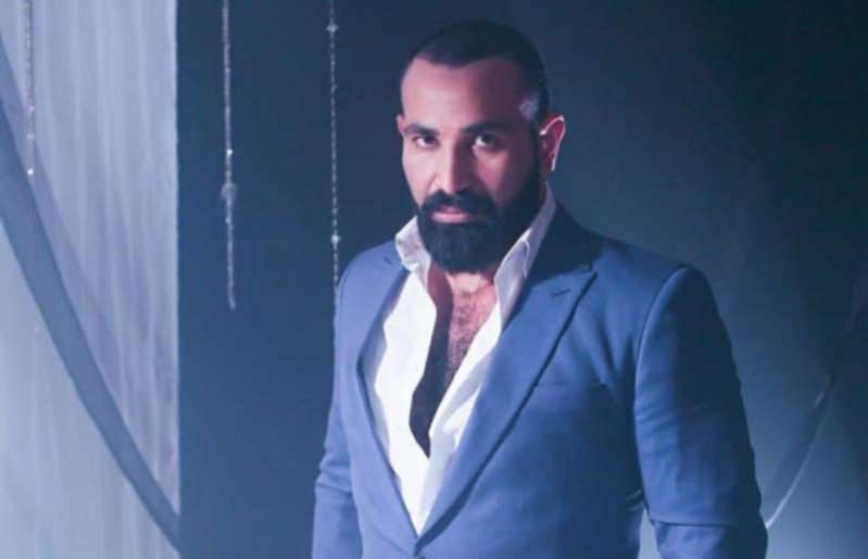 انتقاد لاذع لأحمد سعد بسبب تصرفه غير المتوقع في الحرم المكي