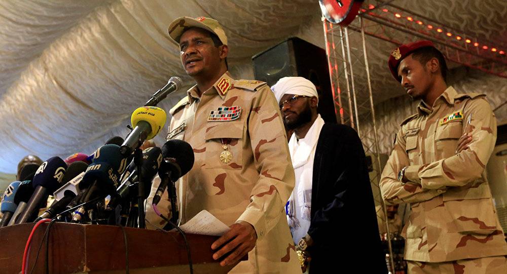 حميدتي: المجلس العسكري في السودان لا يسعى للحكم وهو الضامن في الفترة الانتقالية