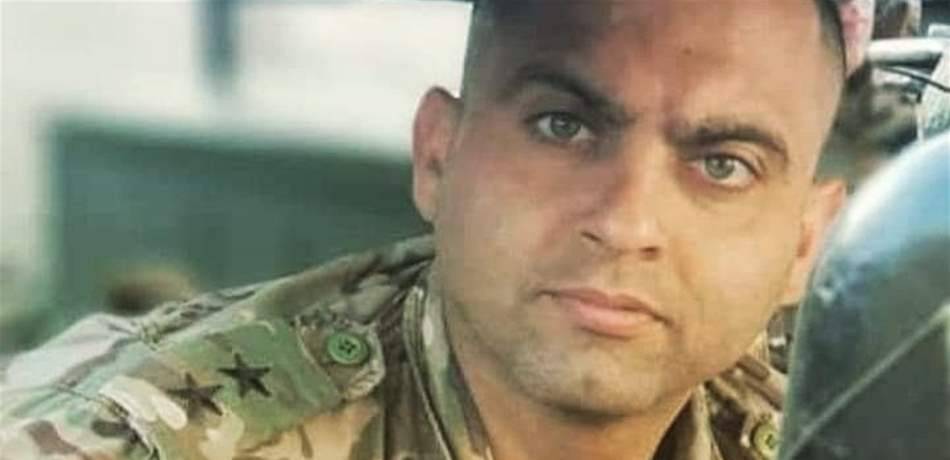 موكب جثمان النقيب الشهيد فرحات يعبر جسر القاسمية وحشود تستعد لاستقباله في برج رحال