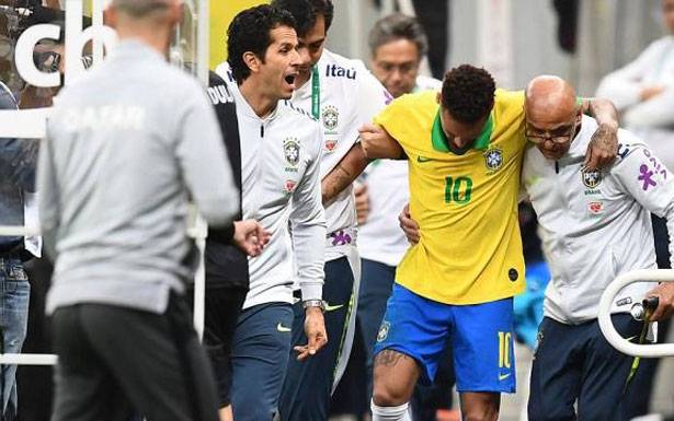 إصابة فـي الكاحل تبعد نيمار عن البرازيل في كوبا أميركا