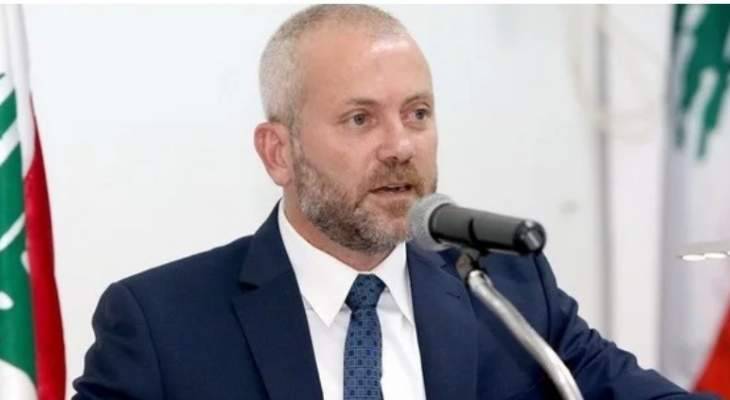 حبشي: لتفتيش مخيم النازحين في سهل دير الاحمر بعد ظهور أسلحة معهم
