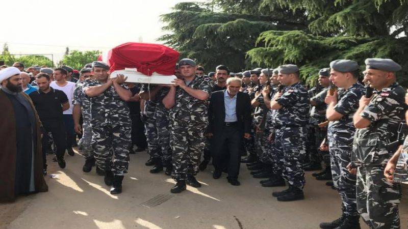 بالصور: بلدة حوش تل صفية وقيادة قوى الأمن تشيّع الشهيد يوسف علي فرج