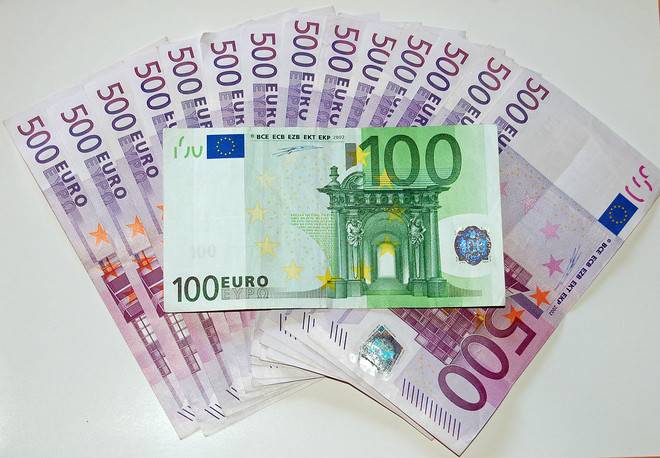 تحقيق وحدة سرية لطباعة اليورو في إيطاليا تتحدى المزيفين وتصدر عملات جديدة مؤمنة بأحدث التقنيات