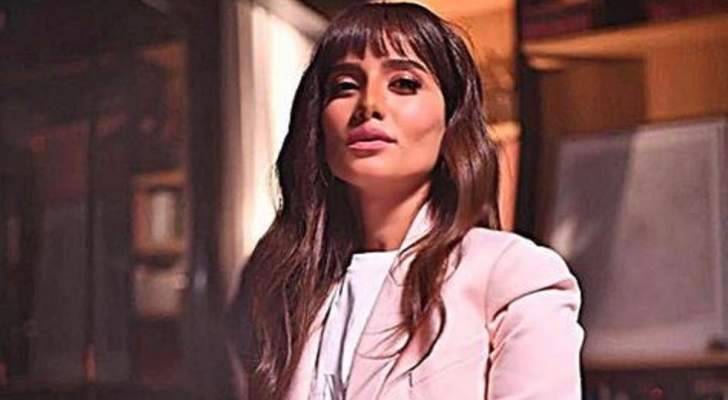 سيدة وزوجها يحرران محضراً ضدّ زينة بتهمة تحريض خادمتهما على السرقة وتهريبها