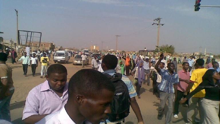 عصيان مدني في السودان ينهي الزواج العرفي بين "العسكري" و"التغيير"