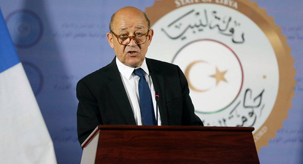 وزير الخارجية الفرنسي يحذر من عودة "داعش" في جنوب ليبيا