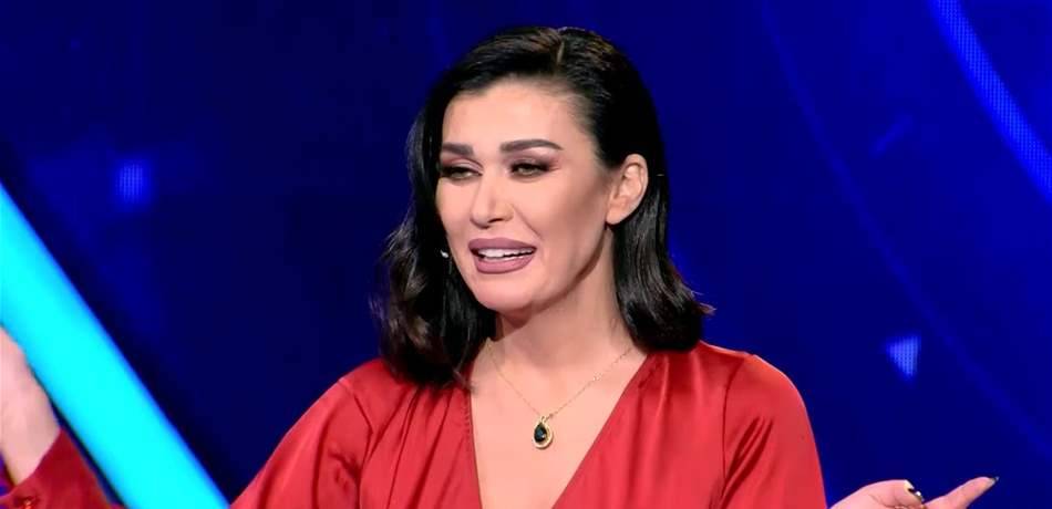 أصالة تشن هجوماً عنيفاً على هذه المغنّية.. "خرّابة بيوت"