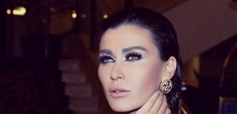 رسالة مؤثرة من نادين الراسي إلى ولديها: يا رب ساعدني