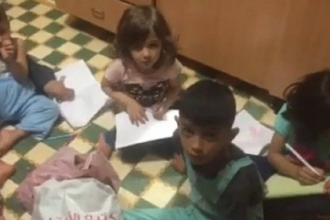 بالفيديو- "وين البابا؟ طفش! والماما؟ راحت! وين رح تروحوا؟ ما بعرف!"... 6 أشقاء تُركوا في برج البراجنة وهذه قصتهم!