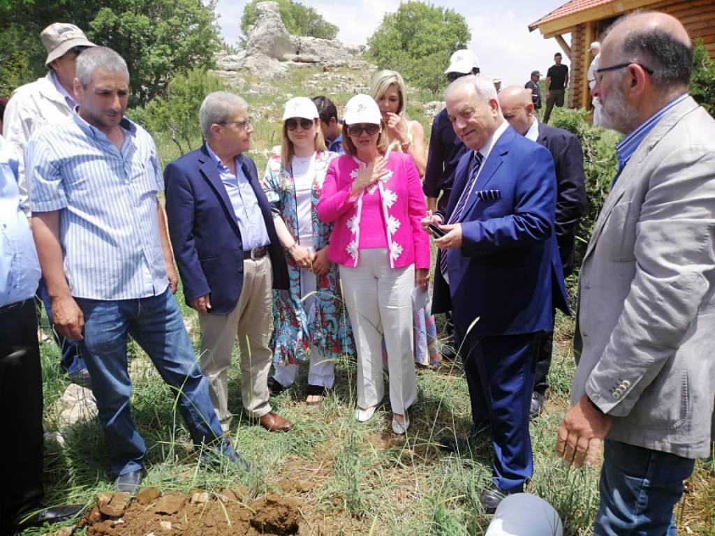النائبة الكولومبية اللبنانية الاصل زارت بلدتها تنورين