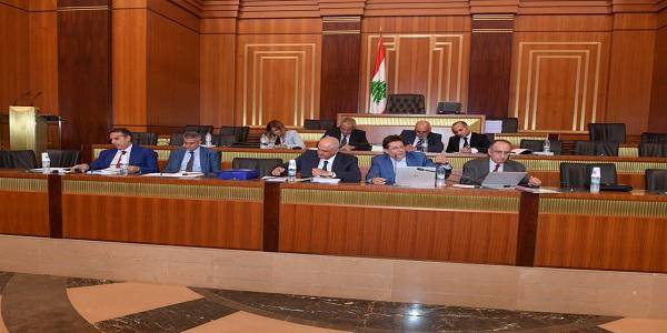 المال والموازنة تقر 13 بندا... وتعليق بند سلفة الكهرباء