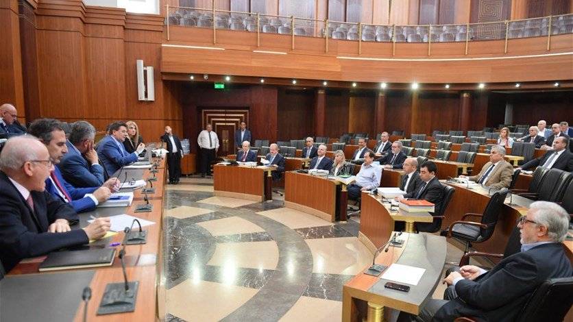 وزير المال يعد بتلبية احتياجات استثنائية منها سيسوبيل